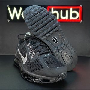 Nike Air Max Plus Running Shoes •  555363-001 • Black / Silver • Womens Size 8.5